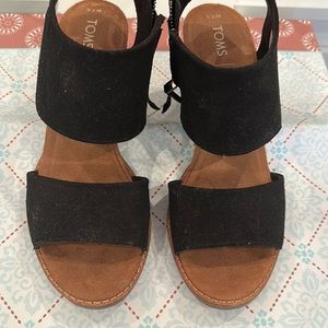 Tom’s black suede sandal with heel. Size 7.5